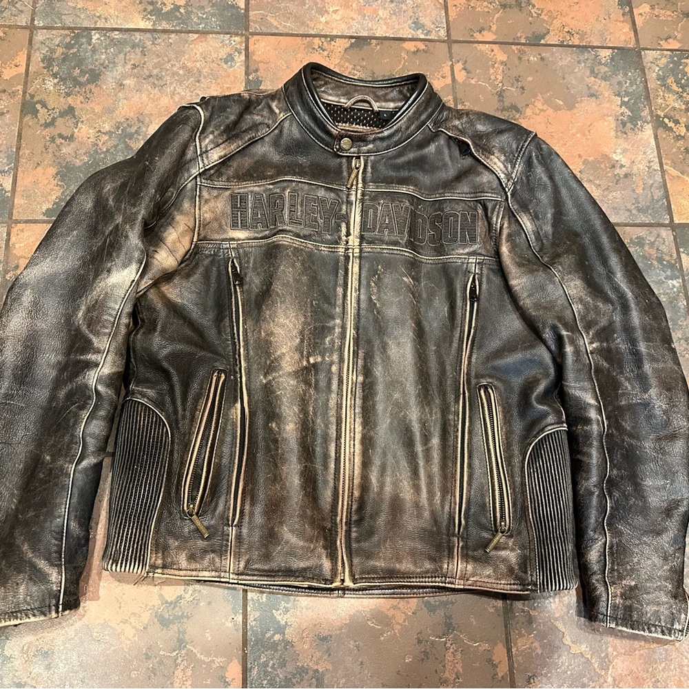 Men’s Harley Davidson leather jacket